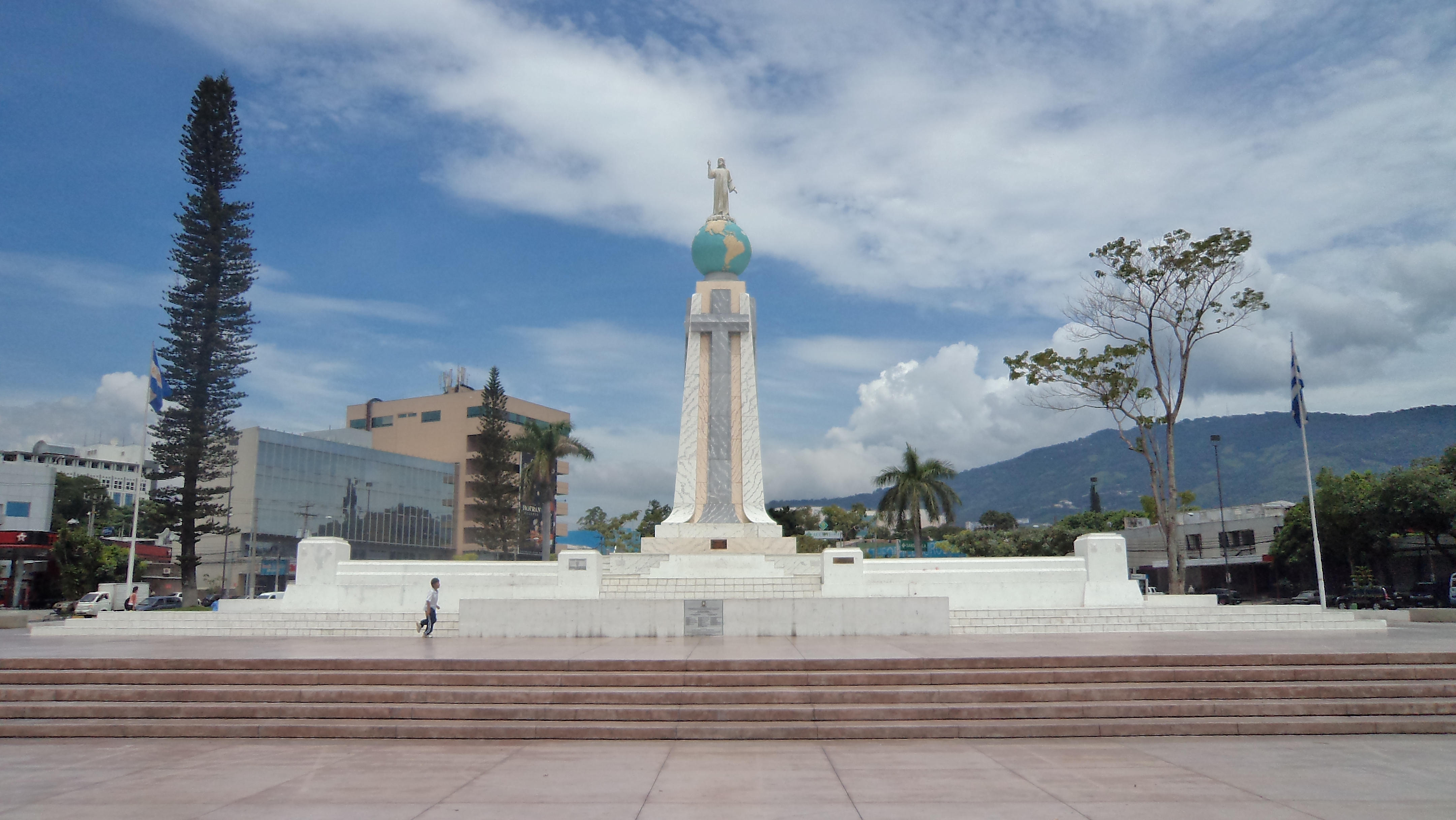 Monumento al Divino Salvador del Mundo